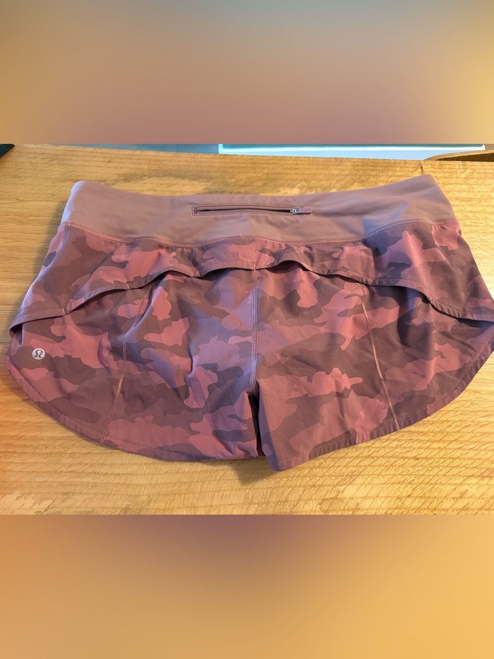 Lululemon Speed Up Low-Rise Short 2.5"
Heritage 365 Camo Brier Rose Multi